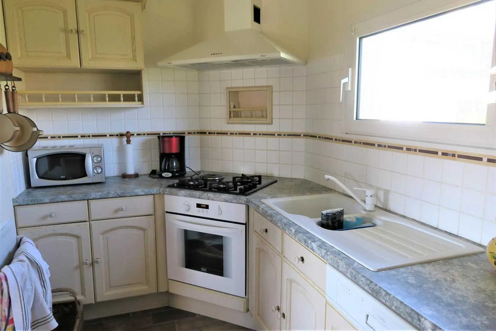 Maison Avec Wifi, Jardin, A 900M De La Plage De Trestraou A Perros-Guirec Ref 849