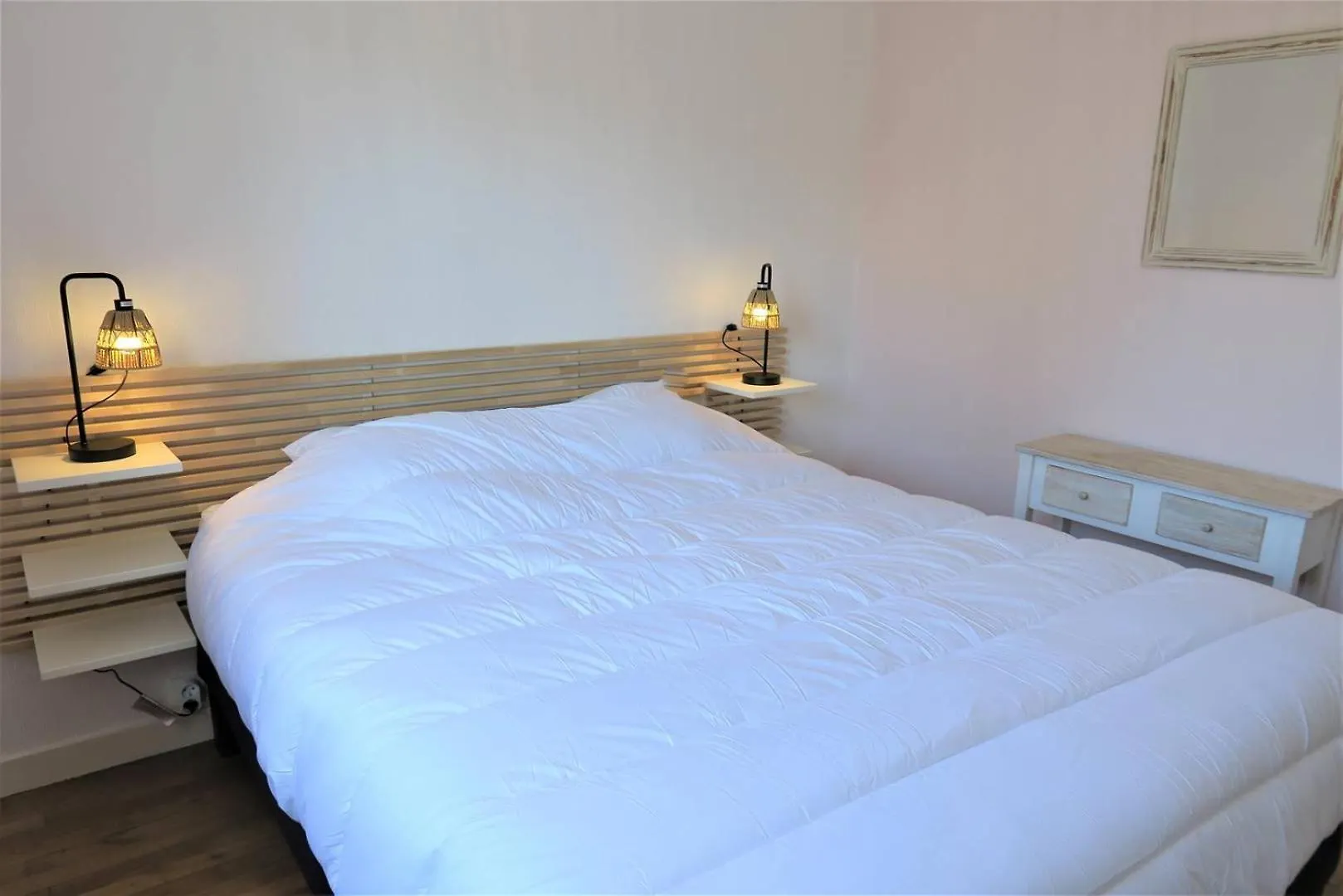 Maison Avec Wifi, Jardin, A 900M De La Plage De Trestraou A Perros-Guirec Ref 849 0*,  France